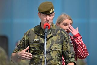 "To jste hrdinové!" Poslanci nezavřeli dveře a spor Černochové a Řehky se vyostřuje